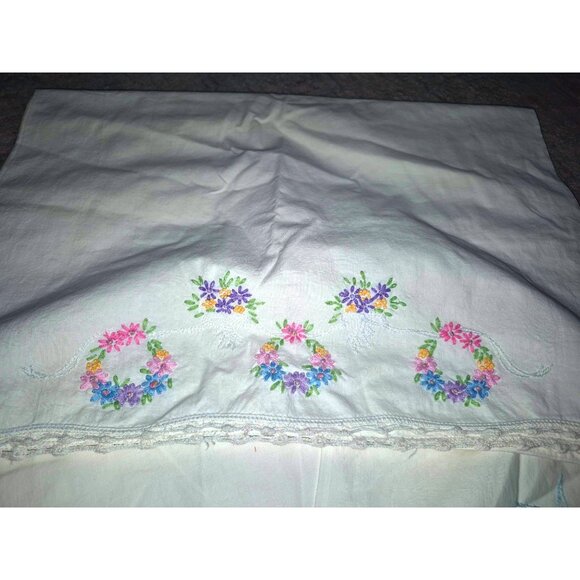 Vintage Hand-Embroidered Pillowcases Floral Bird Motifs White Cotton Lace Trim S - Picture 3 of 7